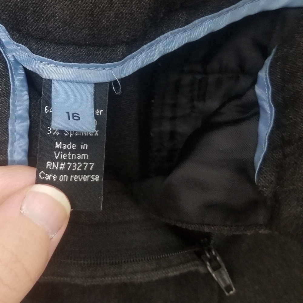 Sleek gray Apt 9 dress pants- EUC except discolored cuffs - Picture 5 of 12